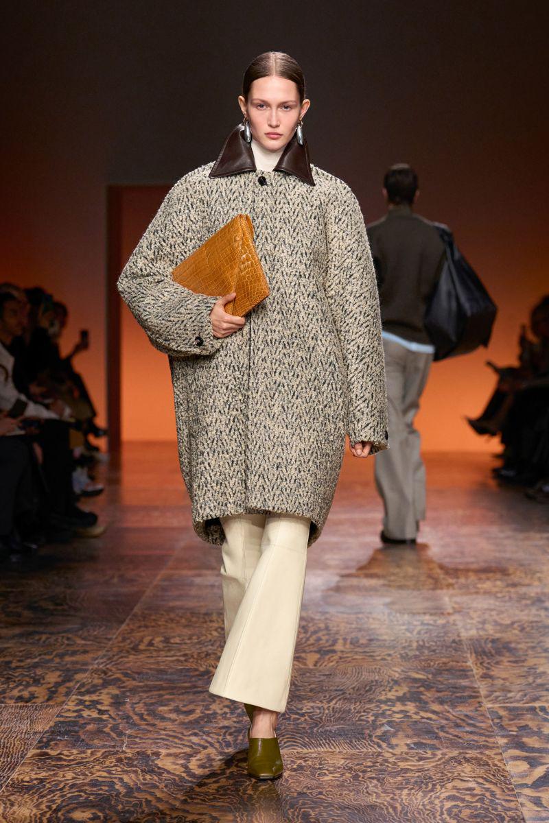 BOTEGA VENETA FW2024 Wool Coat with Leather Collar